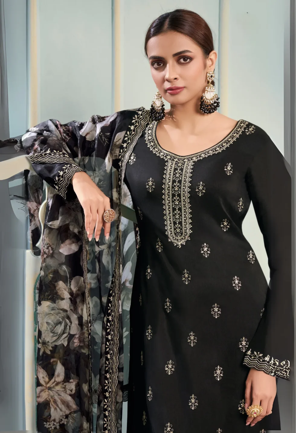 Memsaab Black Embroidery Georgette Floral Kurta Set 1