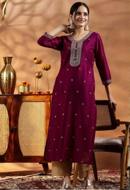 Memsaab Maroon Floral Embroidered Zari Kurta